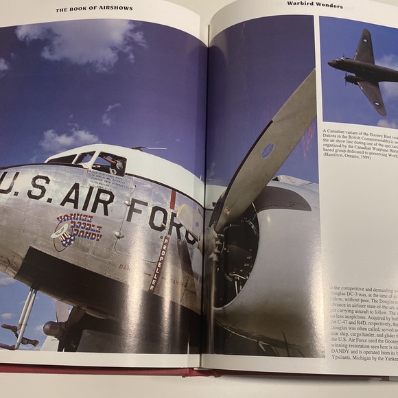 AIR SHOWS - Coffee Table Book - Picture 8 of 10